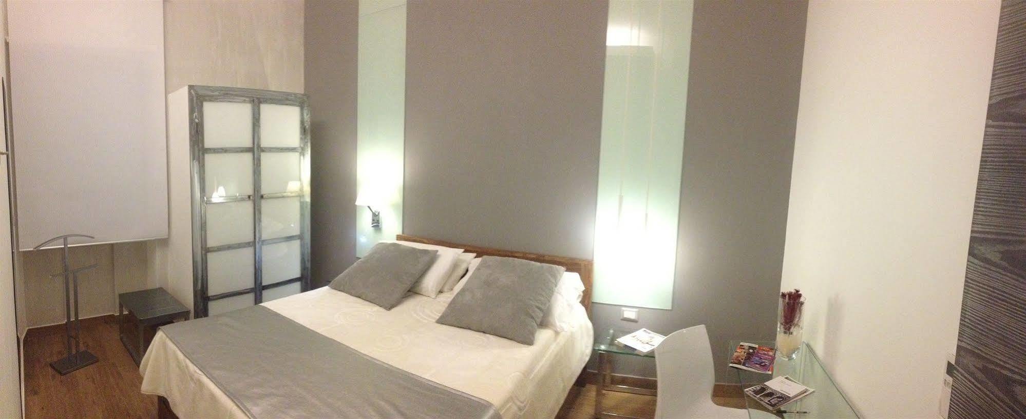 231 Suite Via Roma Cagliari Exterior photo