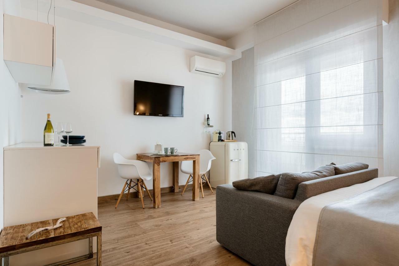 231 Suite Via Roma Cagliari Exterior photo