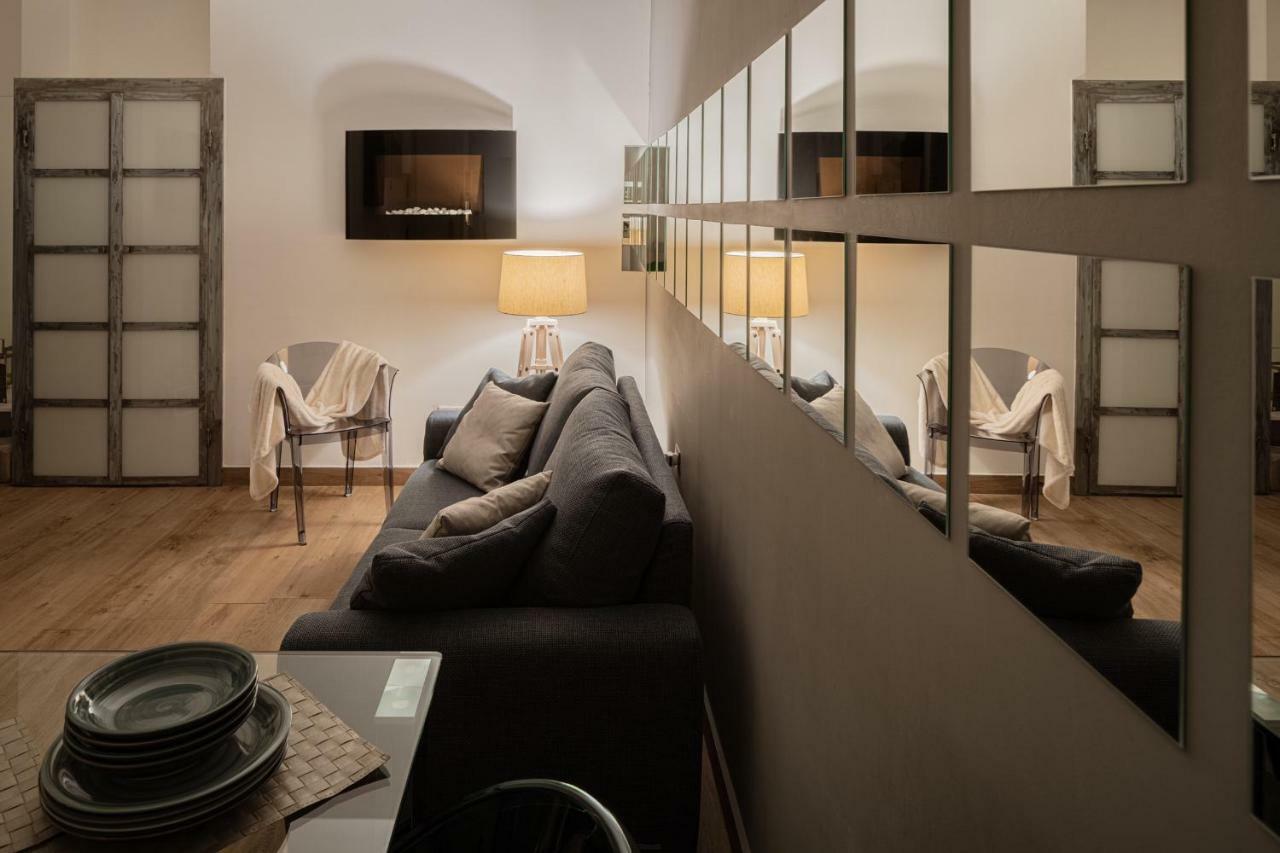 231 Suite Via Roma Cagliari Exterior photo